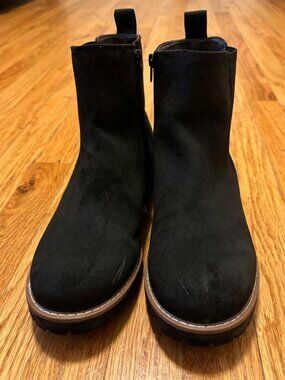 Women's Kensie Black Suede Chukka Boots with Trim